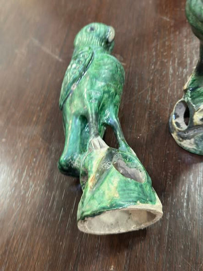 Par de Papagaios em Faiaça Chinesa Vidrada a Verde — Dinastia Qing