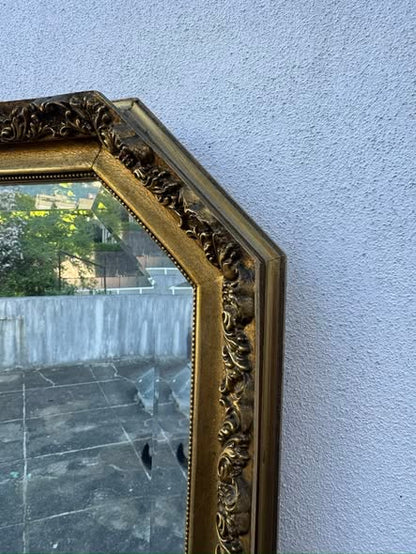 Espelho Vintage com Moldura Dourada Octogonal
