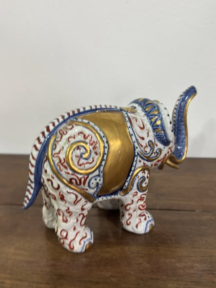 Elefante em Porcelana Le Porcellane (Florença) — Ouro Brunido e Arabescos (c. 1990)
