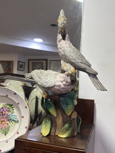 Grupo de Cacatuas — Porcelana Vista Alegre, c. 1971–1980