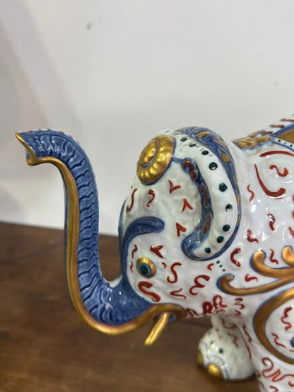 Elefante em Porcelana Le Porcellane (Florença) — Ouro Brunido e Arabescos (c. 1990)