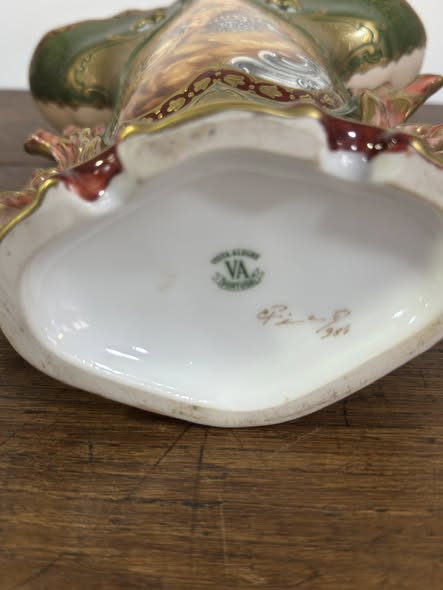 Jarra Vista Alegre com Anjos Pintados à Mão — Séc. XIX (1881–1921)