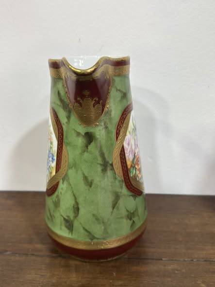 Jarra Vista Alegre — Pintura Manual Assinada "Pinto" — Modelo 974 (1881–1921)