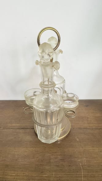 Galheteiro de Mesa em Casquinha de Prata Inglesa com Vidro Lapidado — Séc. XIX/XX