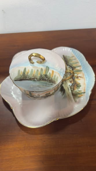 Raro Trio de Lanche em Porcelana Madrepérola Vista Alegre – Época Art Déco (1922-1947)