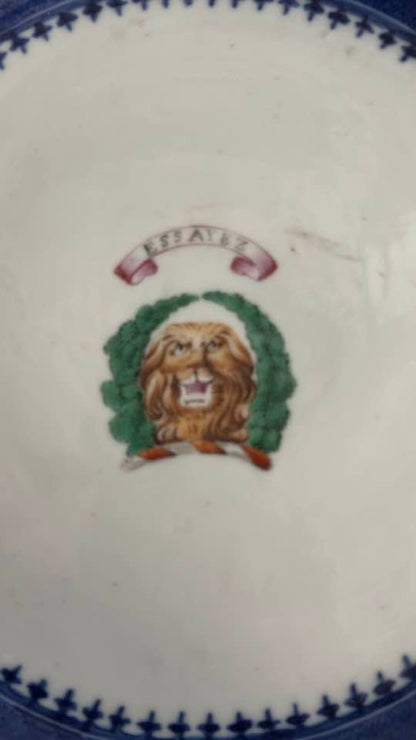 Prato de Parede Armorial em Porcelana da China – Companhia das Índias (Séc. XVIII)