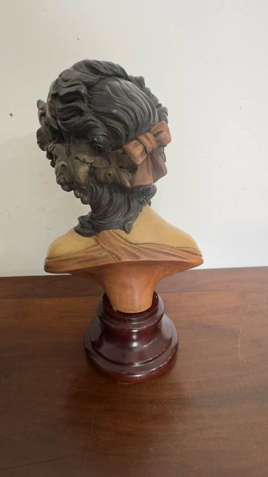 Busto Filha de Baco — vista lateral esquerda
