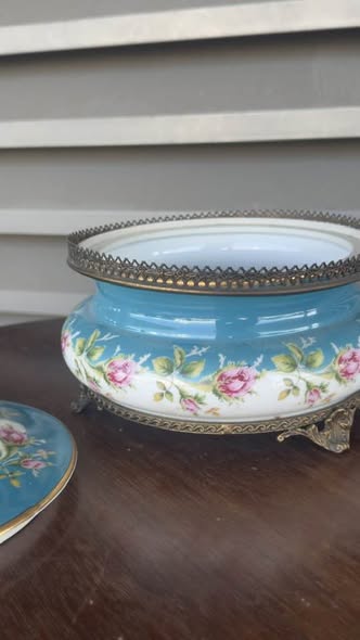 Grande Bombonière em Porcelana Artibus Aveiro – Azul Turquesa e Ouro (20 cm)