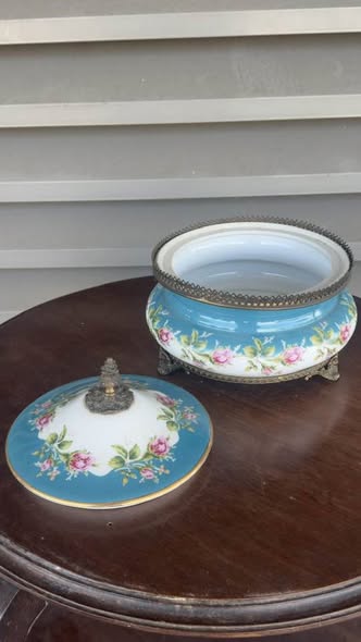 Grande Bombonière em Porcelana Artibus Aveiro – Azul Turquesa e Ouro (20 cm)