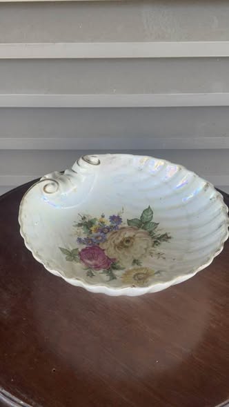 Antiga Concha Aneleira em Porcelana Artibus Aveiro – Séc. XX