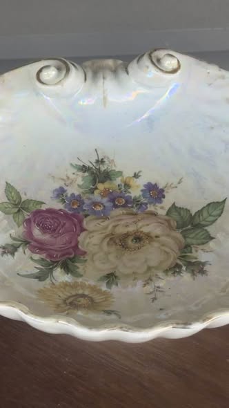 Antiga Concha Aneleira em Porcelana Artibus Aveiro – Séc. XX