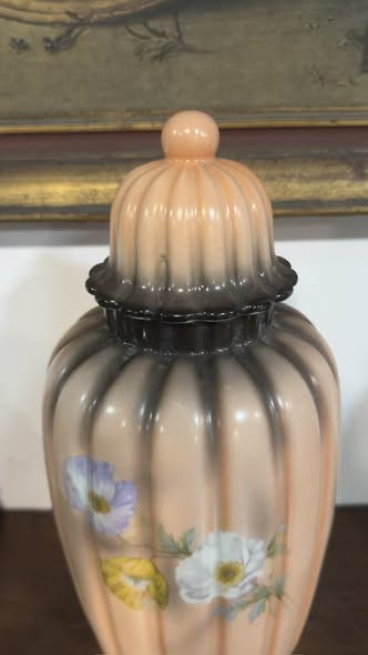 Antigo Pote / Vaso com Tampa em Porcelana Vista Alegre – Decoração Floral (1947-1968)