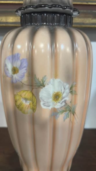 Antigo Pote / Vaso com Tampa em Porcelana Vista Alegre – Decoração Floral (1947-1968)