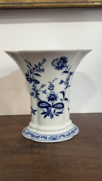 Jarra “Eduardo II” em Porcelana Vista Alegre – Coleção Margão (Período 1980-1992)