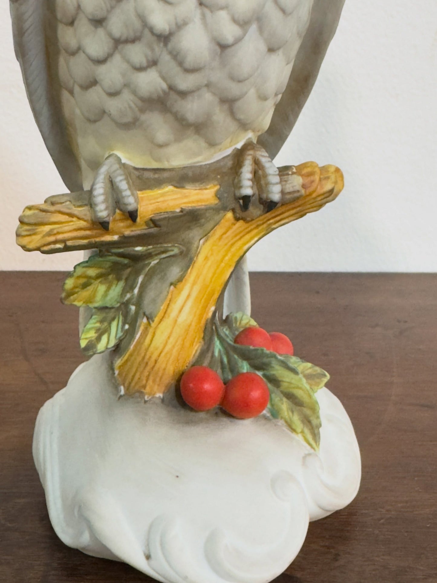 Escultura Cacatua "Américo" em Porcelana Biscuit Vista Alegre
