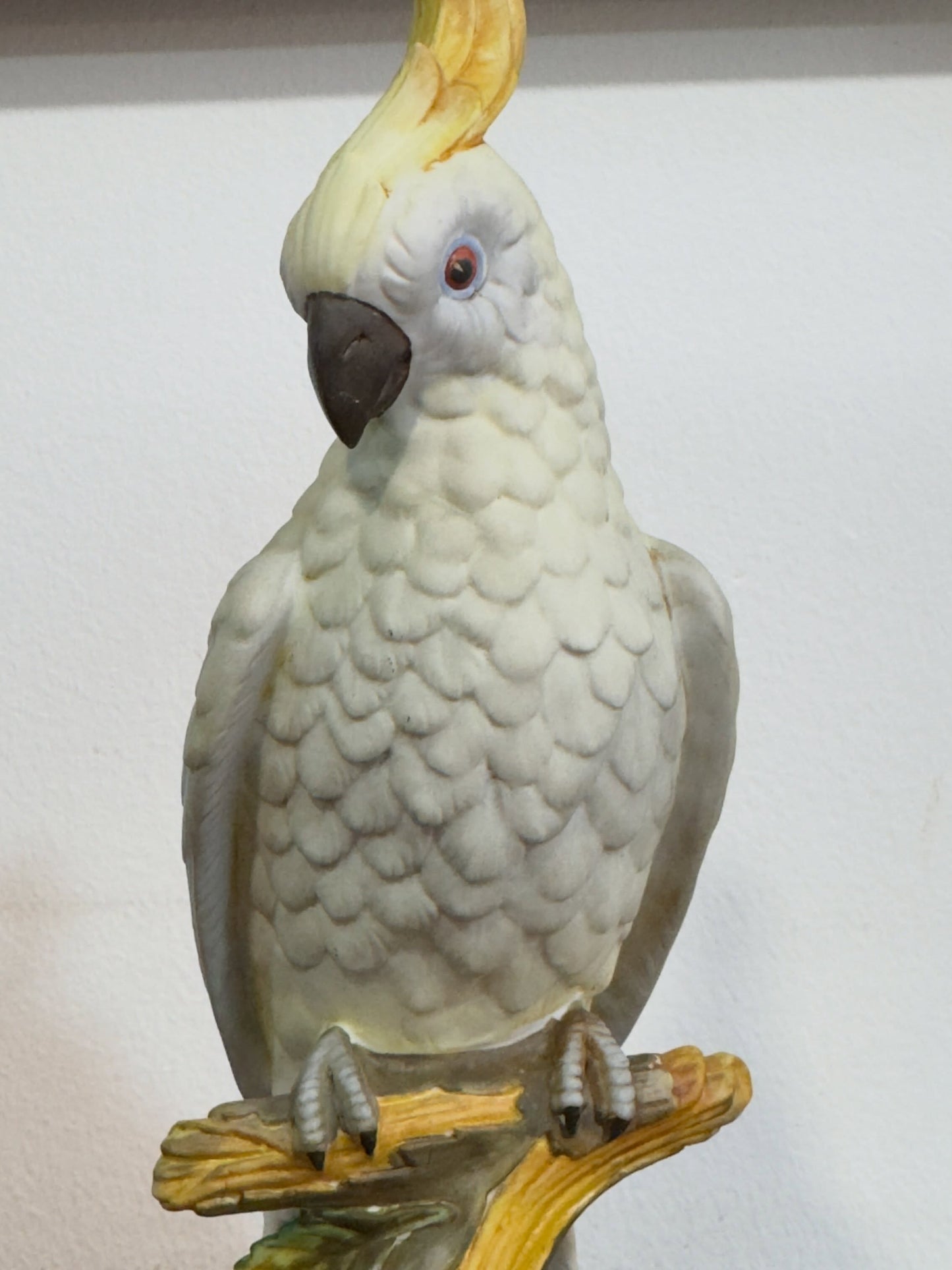 Escultura Cacatua "Américo" em Porcelana Biscuit Vista Alegre