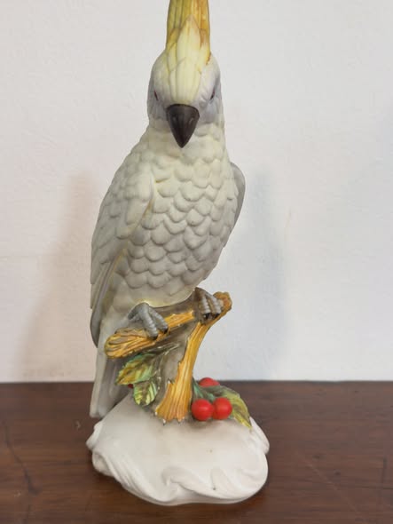 Escultura Cacatua "Américo" em Porcelana Biscuit Vista Alegre