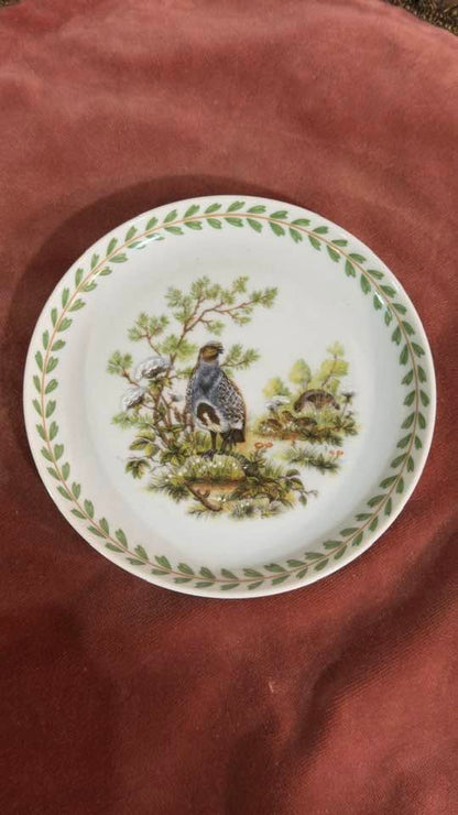 Prato Decorativo de Caça "Perdiz" em Porcelana com Grinalda