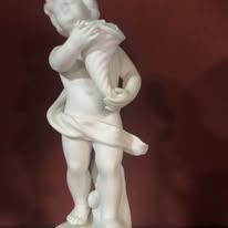 Escultura Querubim com Flores em Porcelana Biscuit Numerada