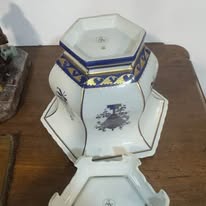 Importante Cacheô Hexagonal com Base Vista Alegre – Decoração Neoclássica Anos 80