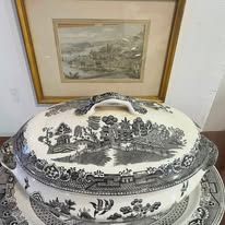 Terrina com Prato Sacavém – Decoração Estátua Preto e Branco