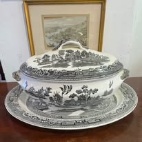 Terrina com Prato Sacavém – Decoração Estátua Preto e Branco
