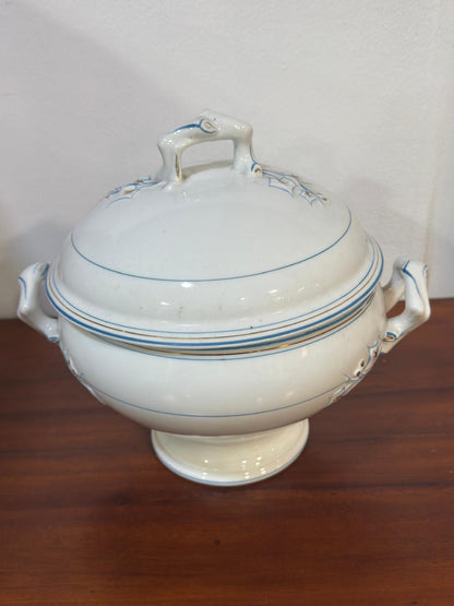 Sopeira Antiga Vista Alegre - Decoração Floral Azul e Dourada - Casa Buisson Porto