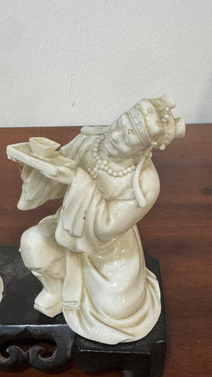 BLANC DE CHINE – Pair of Ceremonial Sculptures in Chinese Porcelain (Late 18th Century)