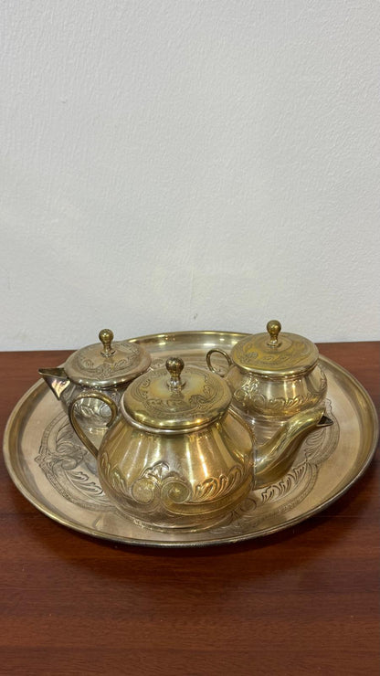 Conjunto de Chá Tradicional em Metal Gravado