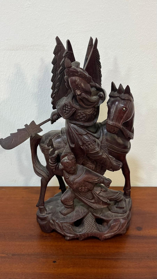 Escultura de Guan Gong em Pau-Rosa – Arte Oriental Colecionável