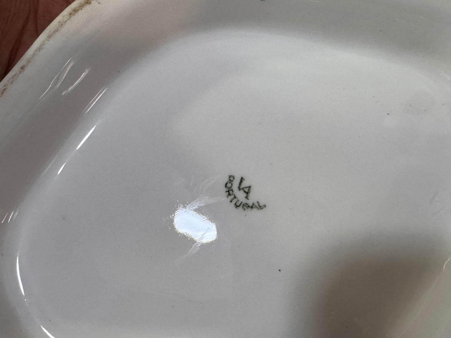 Terrina em Porcelana Vista Alegre – Estilo Clássico com Frisos Dourados e Azuis