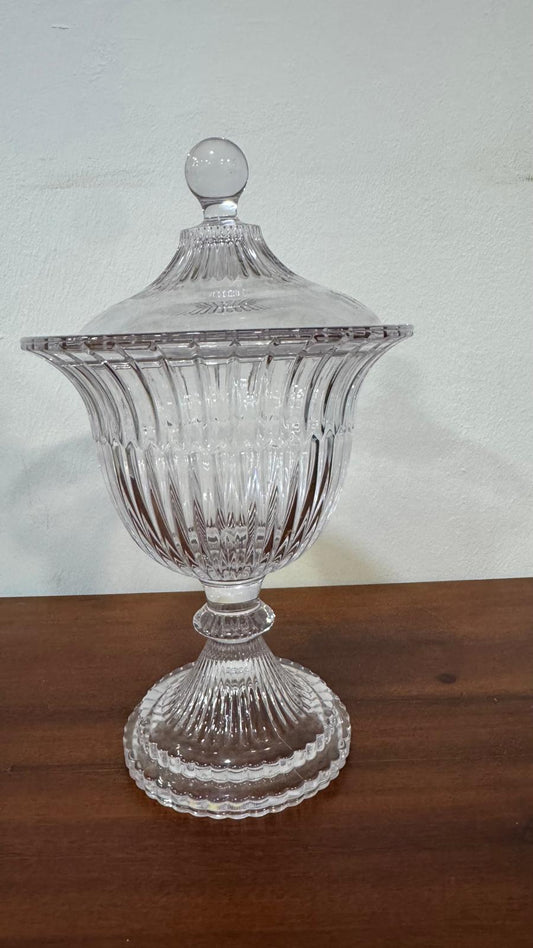 Bomboniere / Compoteira de Cristal com Tampa – Design Clássico e Lapidação Elegante