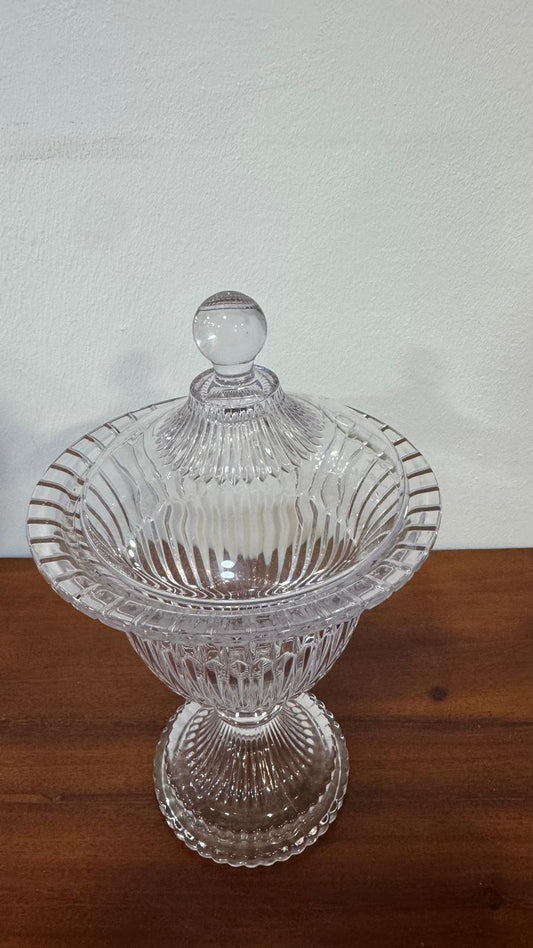 Bomboniere / Compoteira de Cristal com Tampa – Design Clássico e Lapidação Elegante