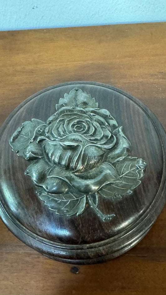 Caixa de Coleção em Pau Santo com Aplicação de Prata – Portugal (Séc. XX)