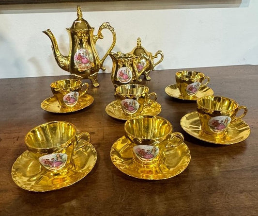 Conjunto de Chá em Porcelana Dourada –  Século XX