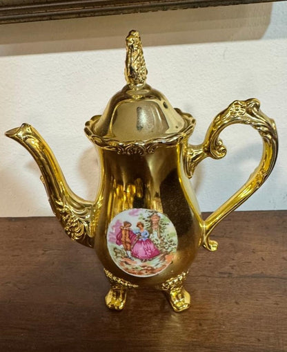 Conjunto de Chá em Porcelana Dourada –  Século XX