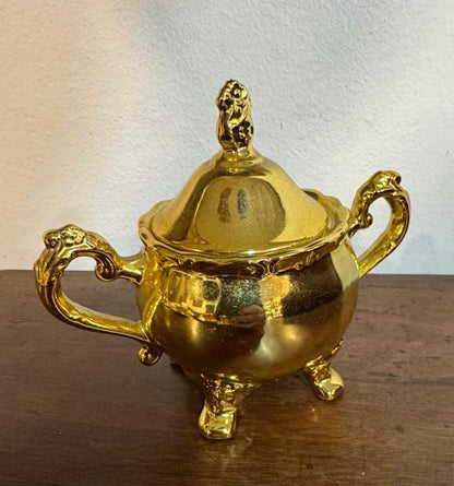 Conjunto de Chá em Porcelana Dourada –  Século XX