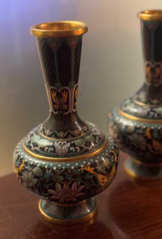 Par de Vasos Cloisonné - Esmalte Oriental com Motivos Florais