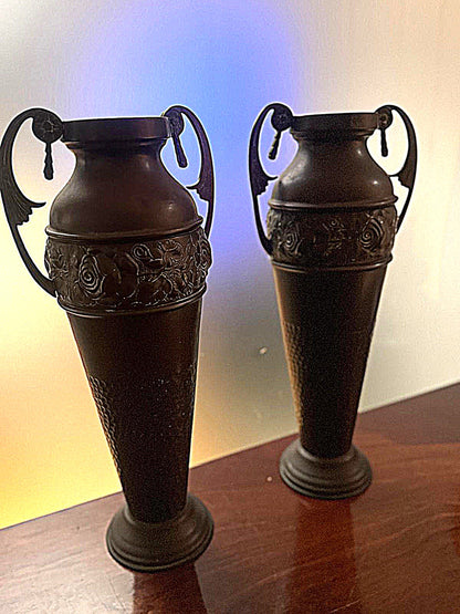 Par de Ânforas Decorativas em Cobre com Alças - Trabalho em Relevo