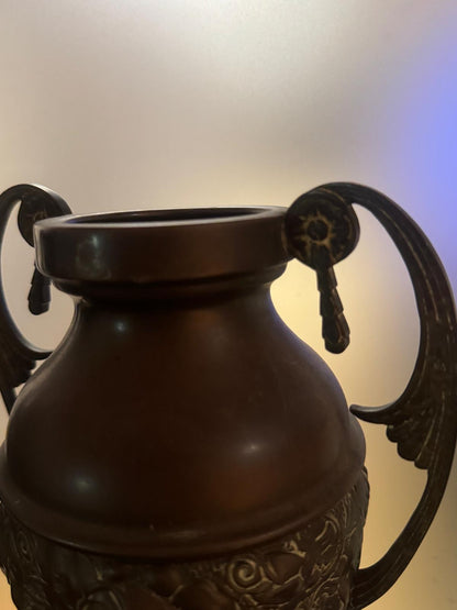 Par de Ânforas Decorativas em Cobre com Alças - Trabalho em Relevo