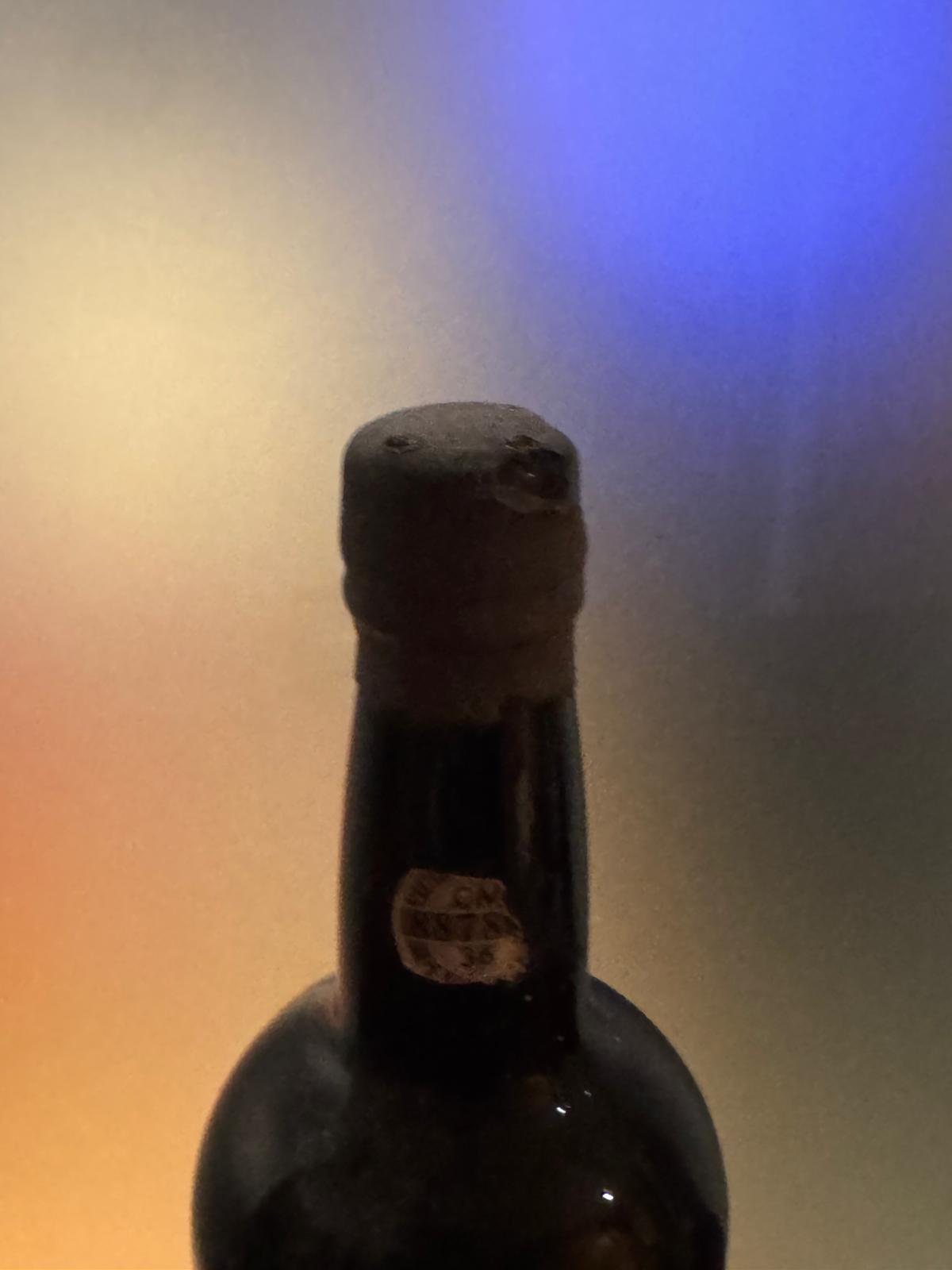 Vinho do Porto Vintage Cockburn's 1983 - Garrafa de Colecionador