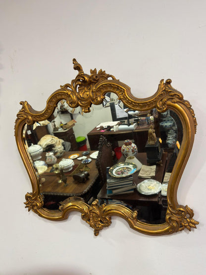 Espelho Antigo Rococó com Moldura Dourada Trabalhada