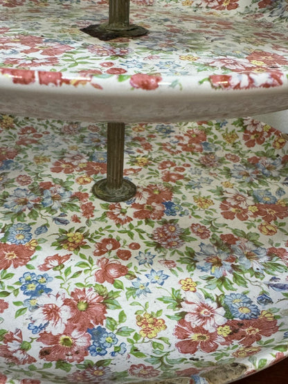 Prato de Três Andares em Porcelana com Padrão Floral Chintz - Cake Stand Vintage