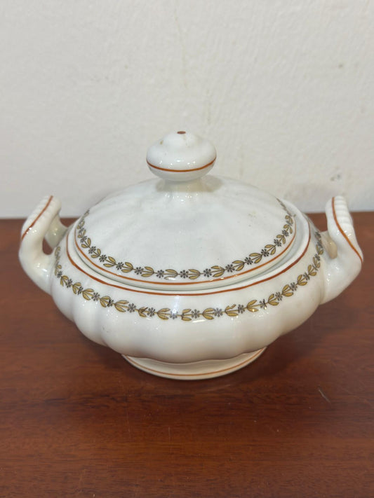 Sopeira Vintage Vista Alegre em Porcelana Branca com Decoração Dourada