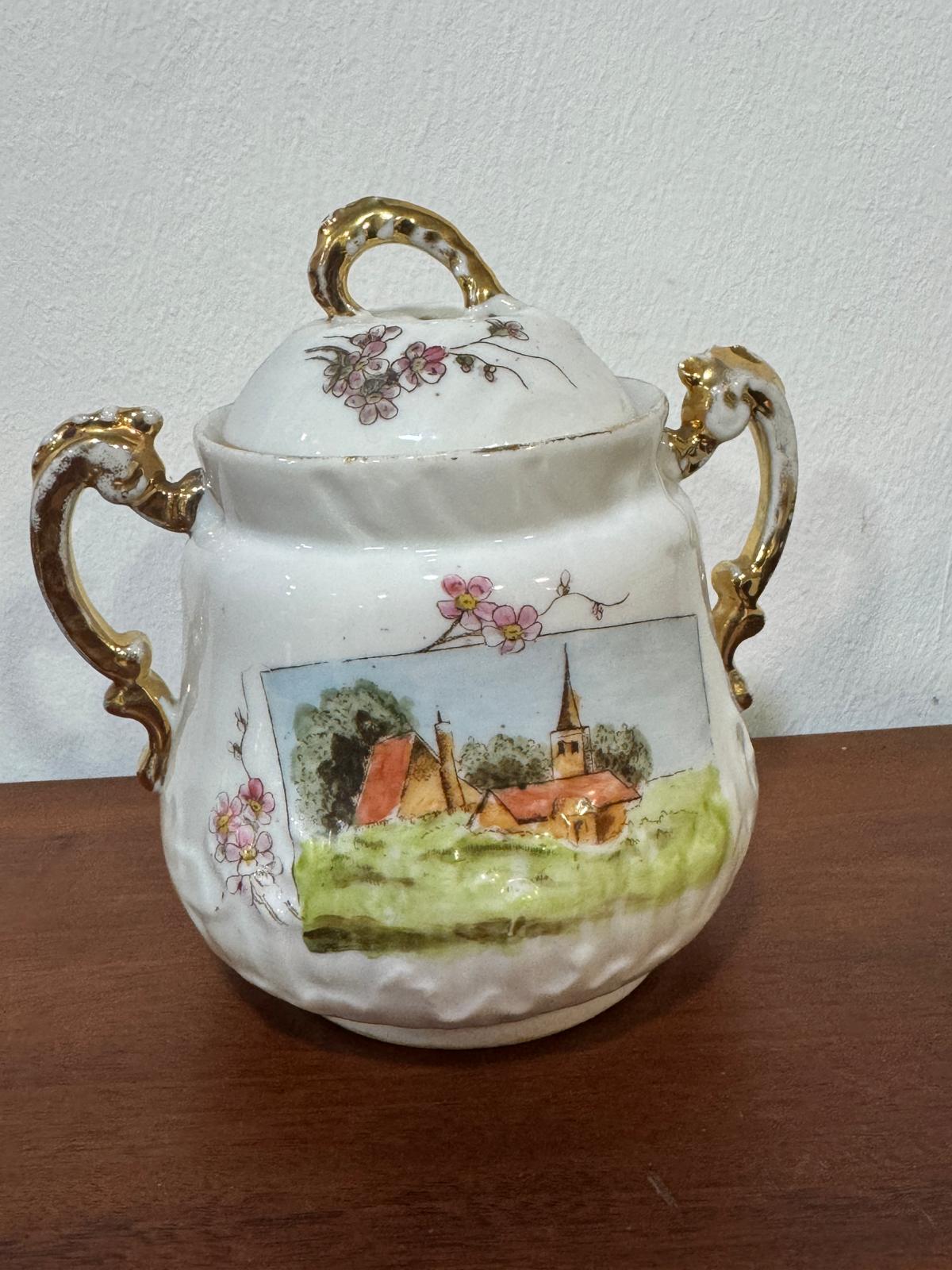 Açucareiro Vista Alegre Antigo com Tampa - Cena Pastoral e Asas Douradas