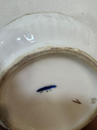 Açucareiro Vista Alegre Antigo com Tampa - Cena Pastoral e Asas Douradas