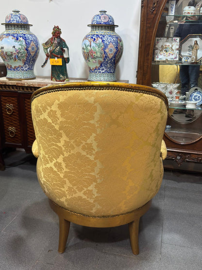 Cadeira Estilo Luís XV com Estofado Dourado Damasco