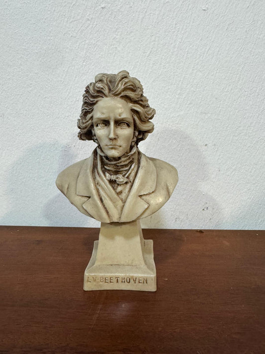 Busto Decorativo de Beethoven – Resina Bege | Escultura Clássica