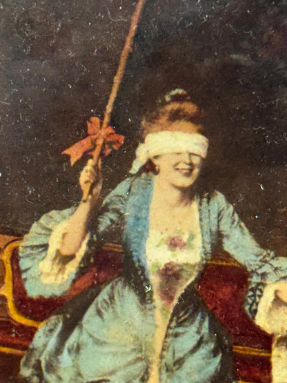 Placa Decorativa em Vidro – Cena de Salão Século XVIII | Acabamento Iridescente