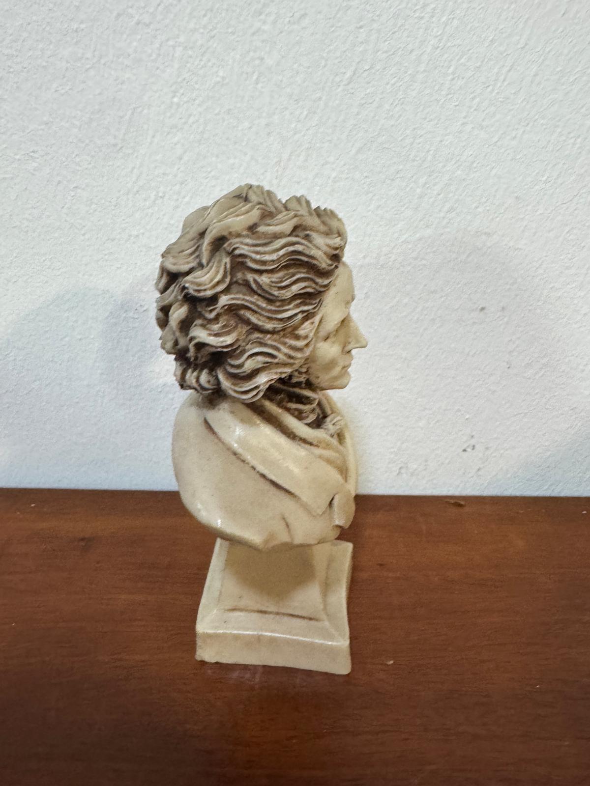 Busto Decorativo de Beethoven – Resina Bege | Escultura Clássica